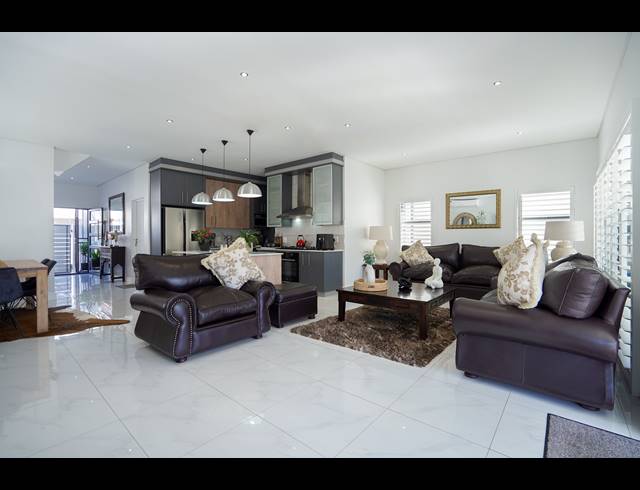 4 BEDROOM HOUSE FOR SALE IN SANDOWN
